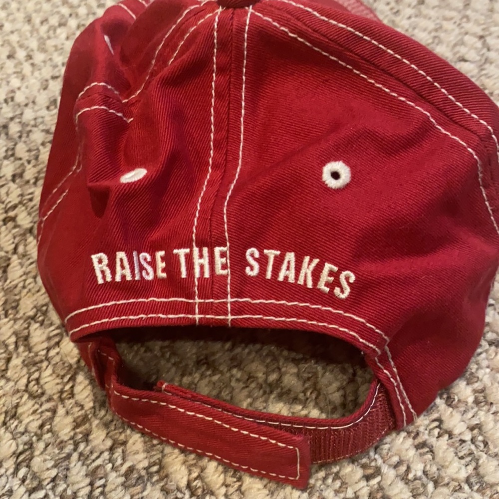 Red adjustable hat - Picture 2 of 3